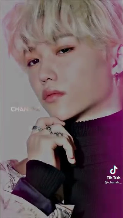 Jingle, jingle, jingle all the wayYou got me spinning Lee Felix#shorts #felix #straykids