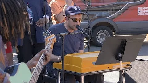 EXCLUSIVE: Gorillaz Street Performance of "On Melancholy Hill"