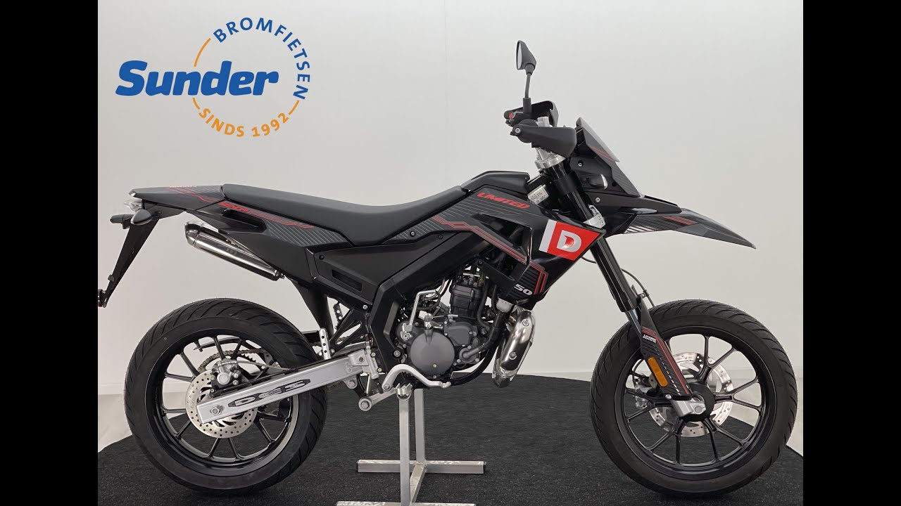 Derbi Senda DRD SM X-treme Limited Edition Black Chrome 2021 E4 bij Sunder  Bromfietsen 2-takt - YouTube