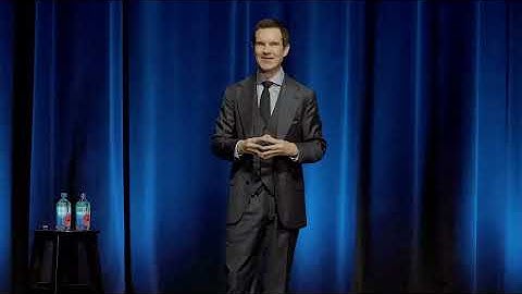 American Heckler Asks Jimmy How to Raise a Decent Kid... | Jimmy Carr Crowd Work