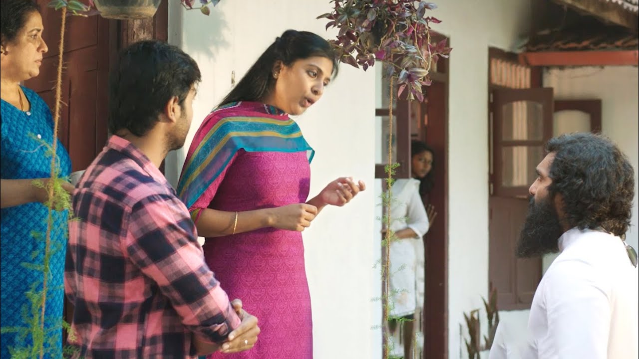 ഇപ്പോ ഈ കെട്ടി ഇറങ്ങി പോന്നത് നിന്റെ വീട്ടിൽ അറിഞ്ഞോടി |  Varikkuzhiyile Kolapathakam movie|