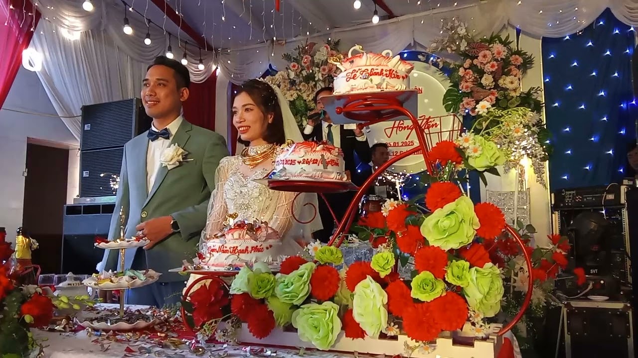 Hồng Phong 2 Hạ Lao cưới Tiến Yến 10