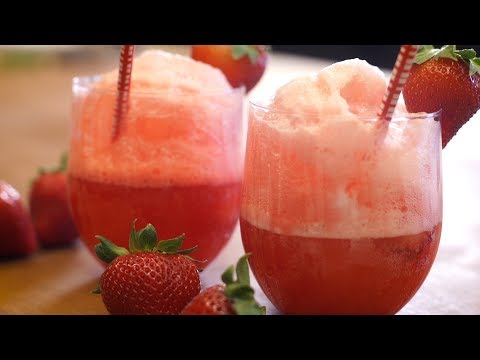 strawberries-and-cream-champagne-floats