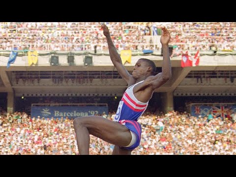 JEUX OLYMPIQUES - Le jour où Carl Lewis s'est offert sa quatrième médaille consécutive (1992)