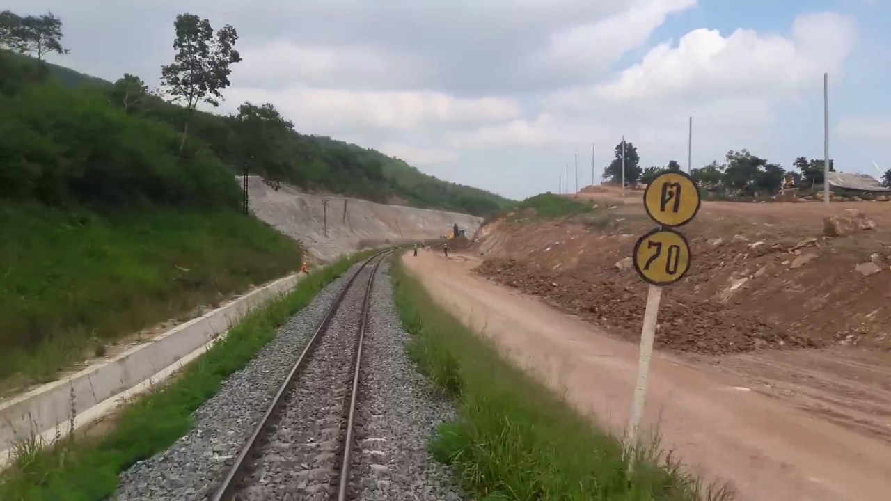 รถไฟทางคู่ริมเขื่อนลำตะคอง