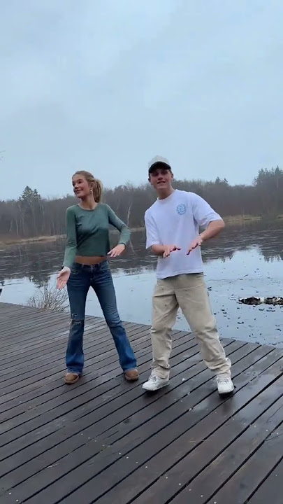 TikTok dans til min nye sang #imensviunge med Rita Steen🧡 hvem skal jeg danse den med næste gang? ✨