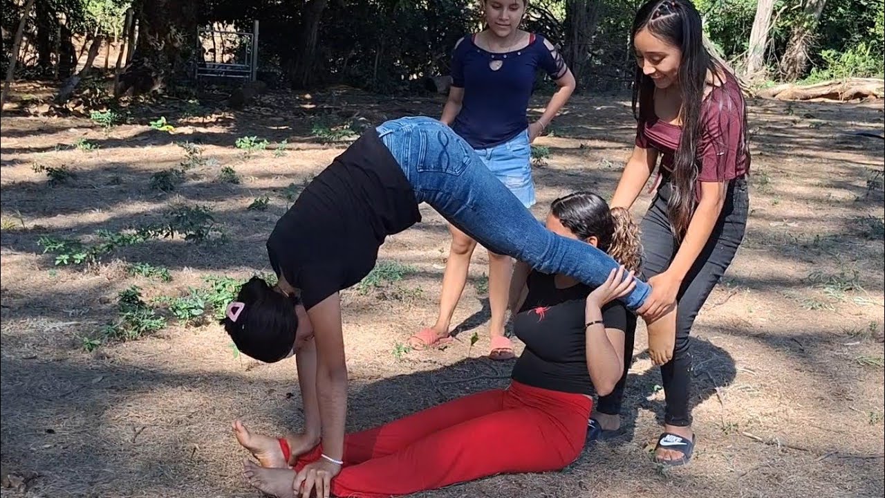 Juego de yoga 🤭 al final te causará mucha risa 🤣 