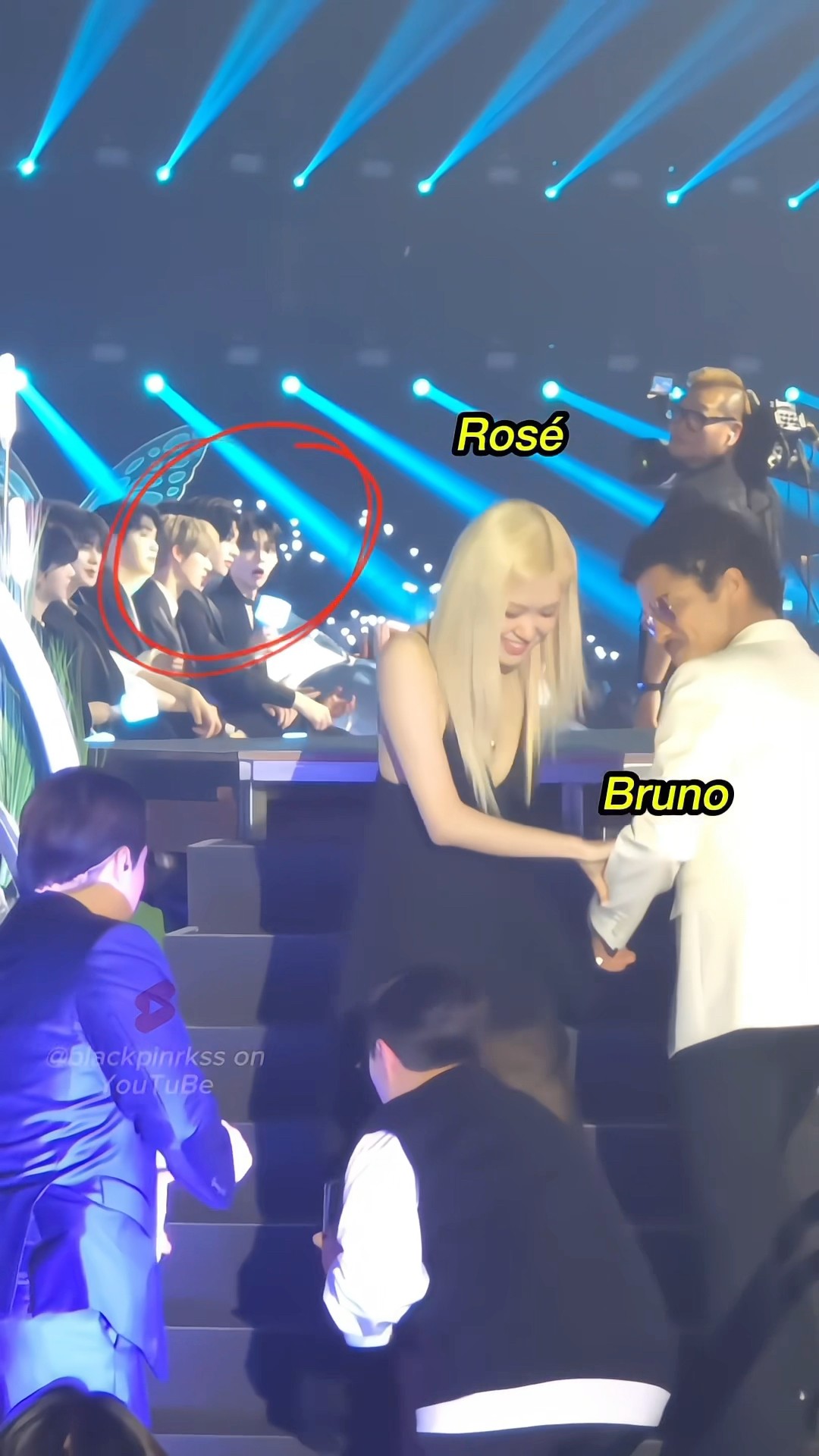K-pop idols' reactions when seeing Rosé \u0026 Bruno in real life!! ? #blackpink #rosé