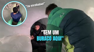 GABE, JON, CORINGA E FFER DESCENDO TOBOGÃ DE GELO NUMA CAVERNA NA SUÍÇA