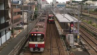 京急600形 特急三崎口行き 生麦駅通過