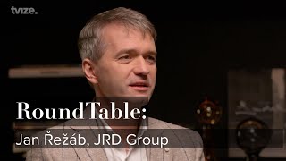 Jan Řežáb: Zájemci o bydlení si za pasivní standard nepřiplatí. Komfort a úspory ocení až v provozu. - YouTube thumbnail