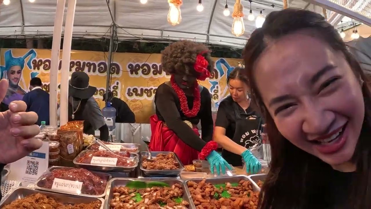 ซื้อหมูทอด แถมข้าวเหนียว