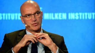 Pimco's Fels Sees Dollar Weakening Over Next 6-12 Months