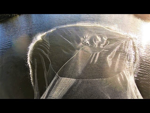 circular fishing net cast slow mo American Style Multifilament / Frisbee Fishing Cast N INDIAN SLINGSHOT Lawaia Throw Net Saltwater Fishing