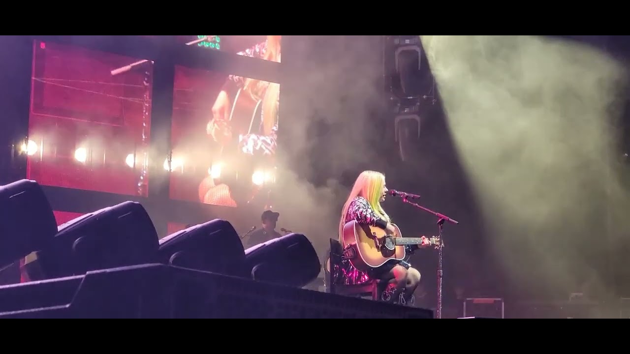 Avril Lavigne - Tomorrow (Live in Hershey PA) Hershey Stadium 6-7-25