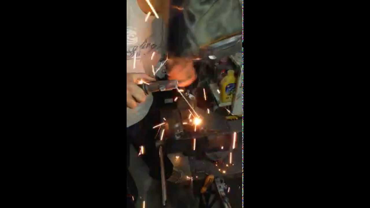 Tornillo purgador de frenos roto