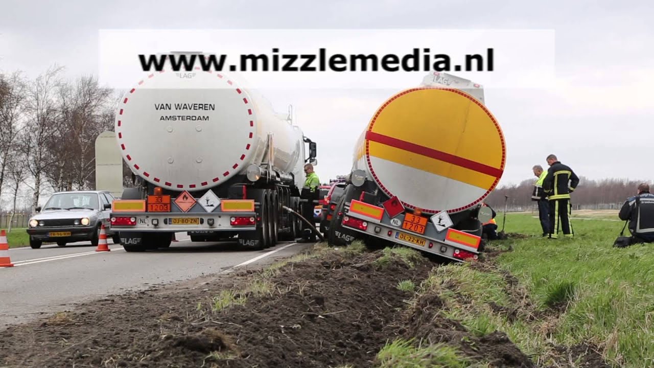 Shell-tankwagen met 50 ton benzine van de weg geraakt op de Schipholweg ...