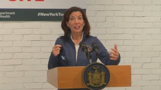 Gov. Hochul visits vaccination site to thank healthcare workers