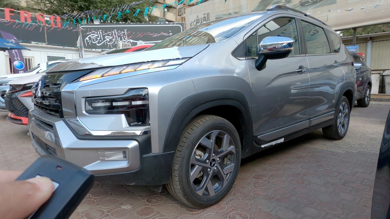 Обзор Mitsubishi Xpander Cross 2024 Blade Silver Metallic