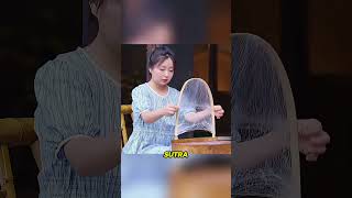 This unique silk blanket is made from 10,000 silkworms! 🐛🧵