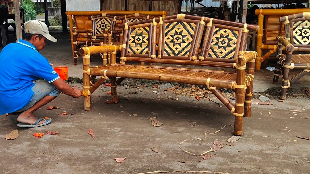 Membuat kursi bambu unik// cocok untuk di dalam ruangan maupun di teras rumah..