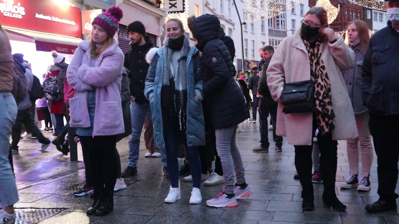 A very Beautiful and Powerful Performance of "Let It Go" by Kevin Neary Stuns the Crowd!