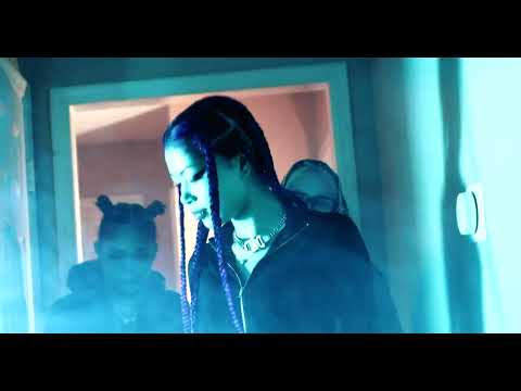 Molly Santana - Touch Me I'm Sikk [Dir. @drevegas]