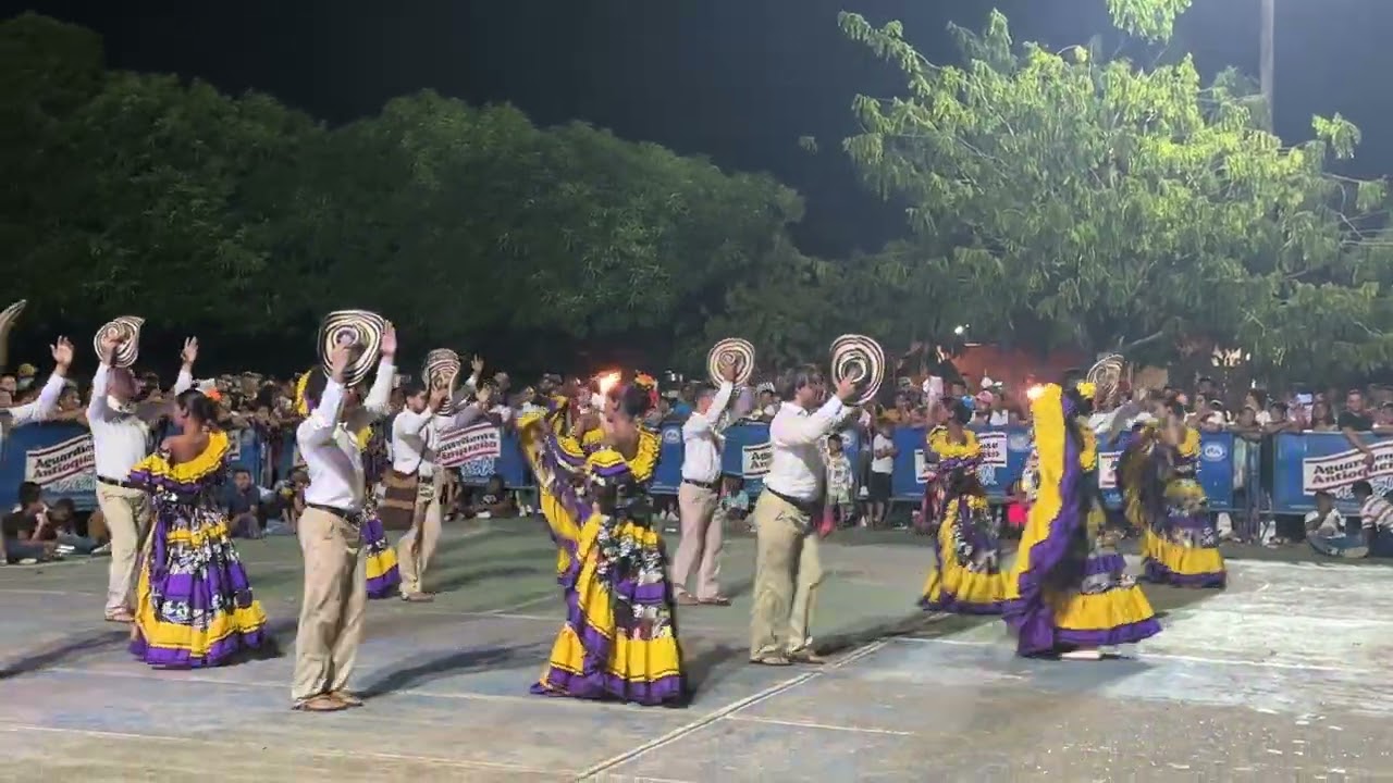 PORRO, FANDANGO Y PUYA SINUANA