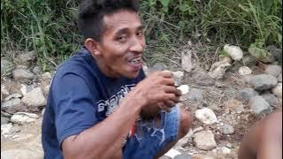 dj caca kerudung biru