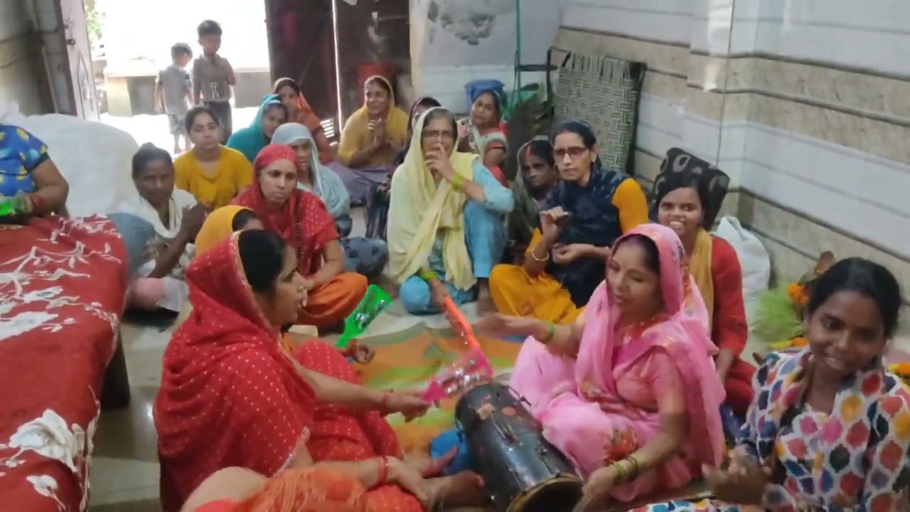 लांगुरिया धोके बाज रेल मे  लूट गई रे 😱 #किर्तन् #भजन #नवरात्रि 