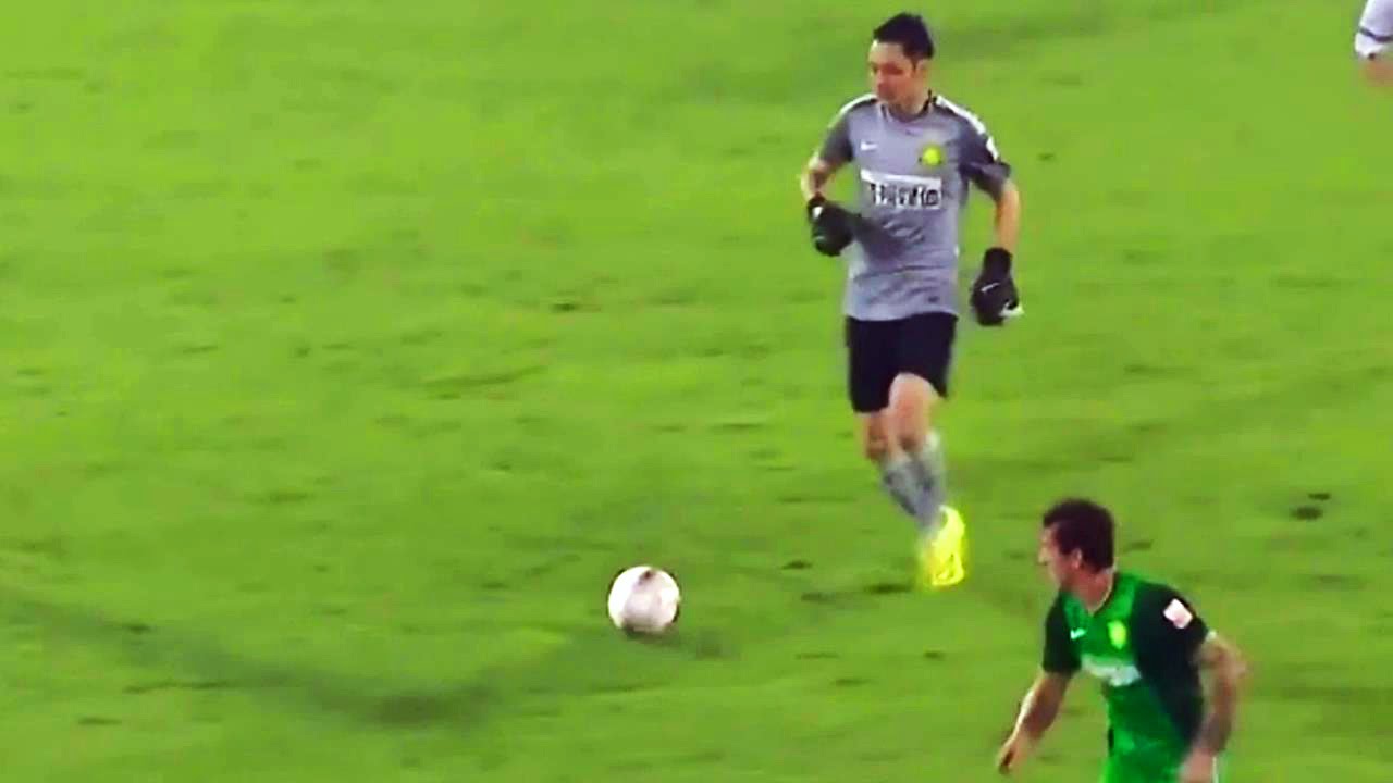 Crazy Chinese Goalkeeper Thinks He’s Playing FIFA! Tries To Dribble ...