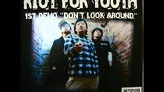DON'T LOOK AROUND