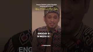 Jangan Mudah Curhat Masalah Keluarga di Sosmed - Rumaysho TV