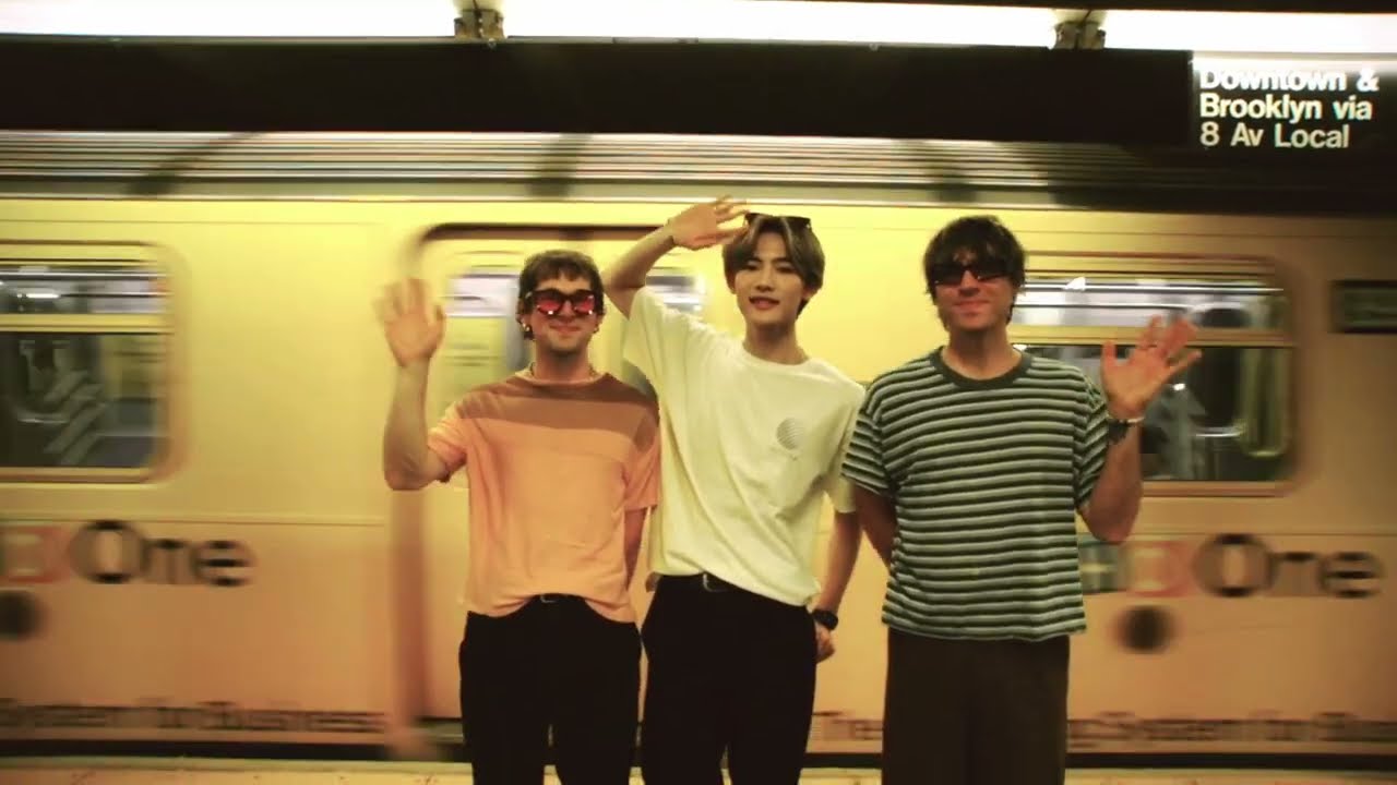 Obejrzyj joan - superglue (feat. NOA) w YouTube Obejrzyj joan - superglue (feat. NOA) w YouTube