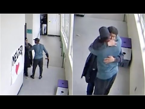 Video: Il Padre Dello Studente Che è Morto Nella Scuola Del Colorado Parla Dell'eroe Figlio