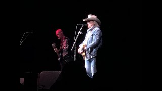 Dwight Yoakam LIVE