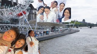 Boat cruise in London#pontoon boats#party#vacation#sightseeing#London eye#waterloo pier#immigrants#