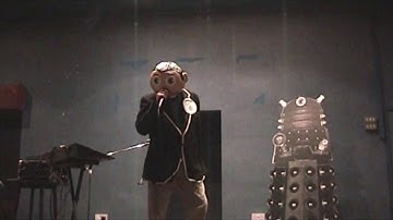 Frank Sidebottom - Frank forgets Little Frank