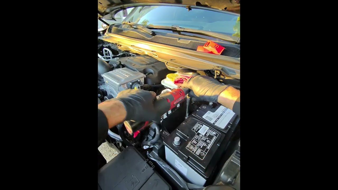 2022 Jeep Wagoneer   Battery Replacement & IBS Reset