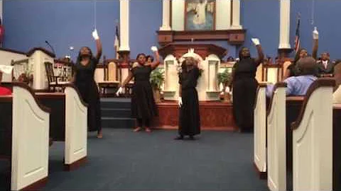 Mutual praise dance team/ these girls let the Lord...