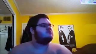 رجل سمين يرقص