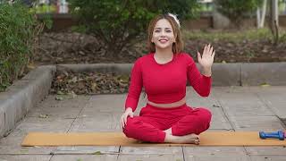 1 Min Gentle Yoga Flow - Quick Outdoor Stretch. Chebyjane