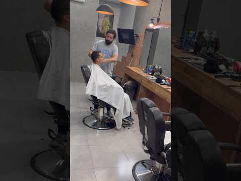 Quando é cabelo barba bigode e etc e tal vão me ver ao vivo