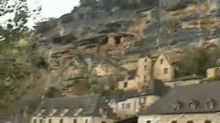 Video tour of Lascaux, France, the home to some amazing prehistoric caves, a UNESCO site