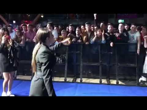 Srbuk - Walking out ( sings with her fans in spain )