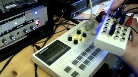 Roland TR505 with Volume & Circuit Bending Mod