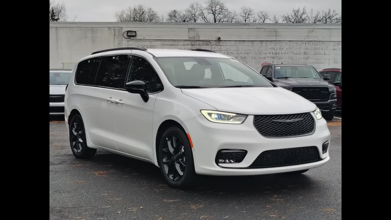 2026 Chrysler Pacifica Select Columbus, Whitehall, Dublin, Hilliard, Delaware OH