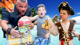 PiRATE vs DINO  Caleb and DAD Search PIRATES ISLAND for the LOST GOLD with MOM! PRETEND PLAY ☠