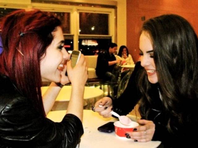 640px x 480px - Ariana Grande and Liz Gillies - Give it up/Pics - YouTube