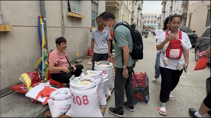 台山Toishan 冲篓镇市场。五一长假游四邑。碰上冲篓镇传统的墟日，趁墟买包台山米回家。 - 天天要闻